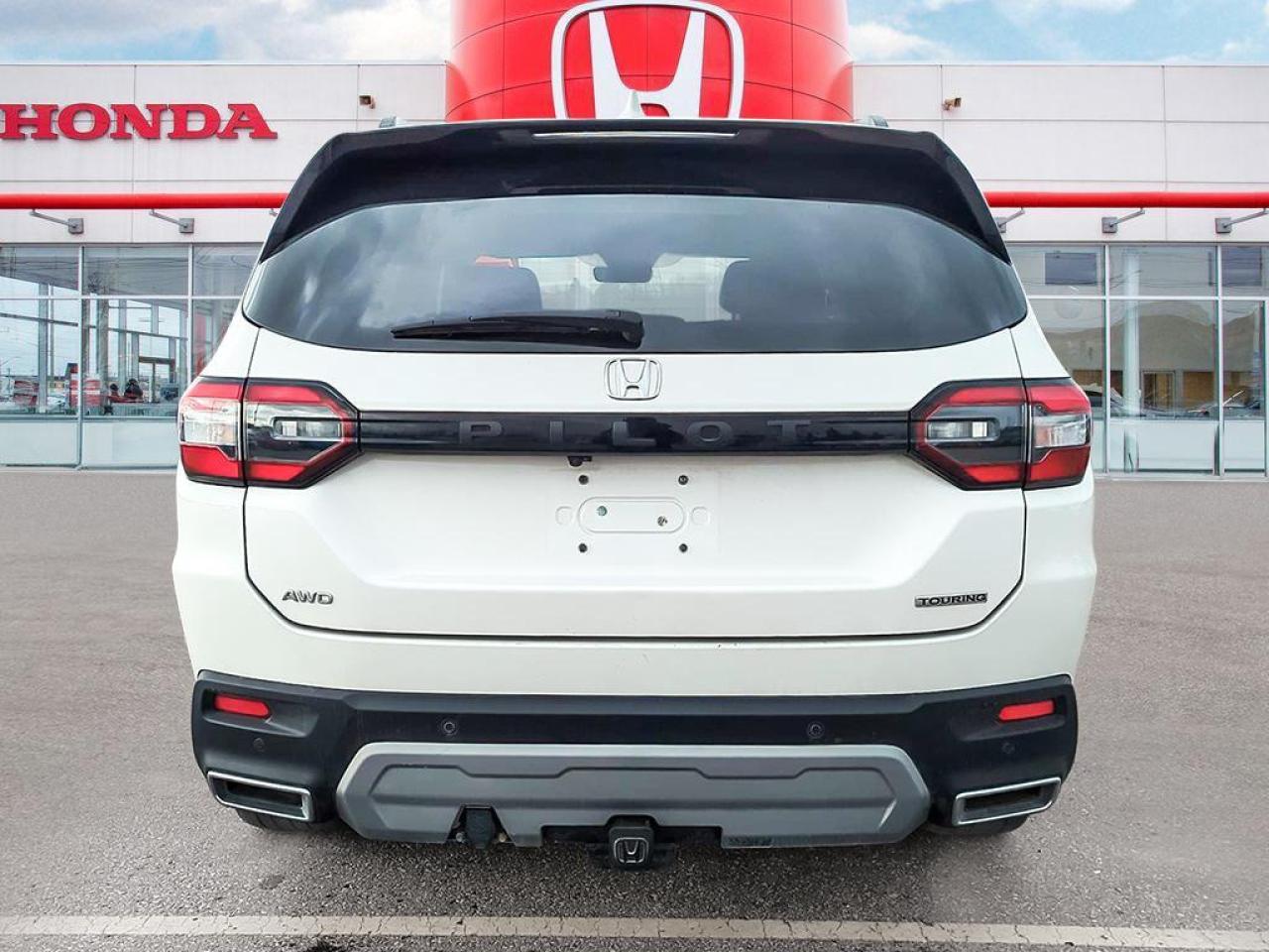 2023 Honda Pilot Touring Photo4