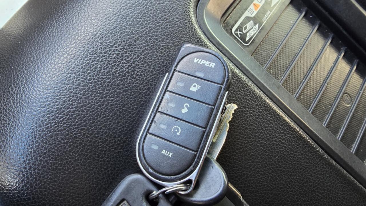 2018 GMC Sierra 1500 4x4 SLE - Elevation - V8 Gas - New Tires & Brake - Photo