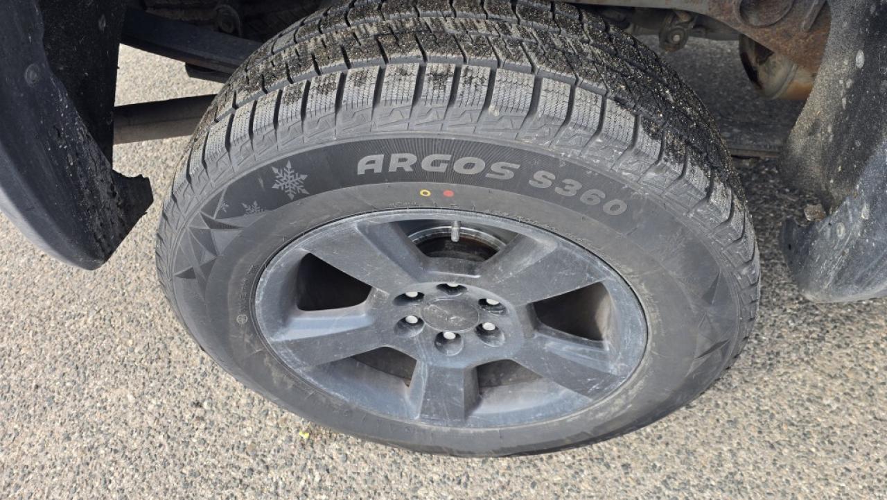 2018 GMC Sierra 1500 4x4 SLE - Elevation - V8 Gas - New Tires & Brake - Photo