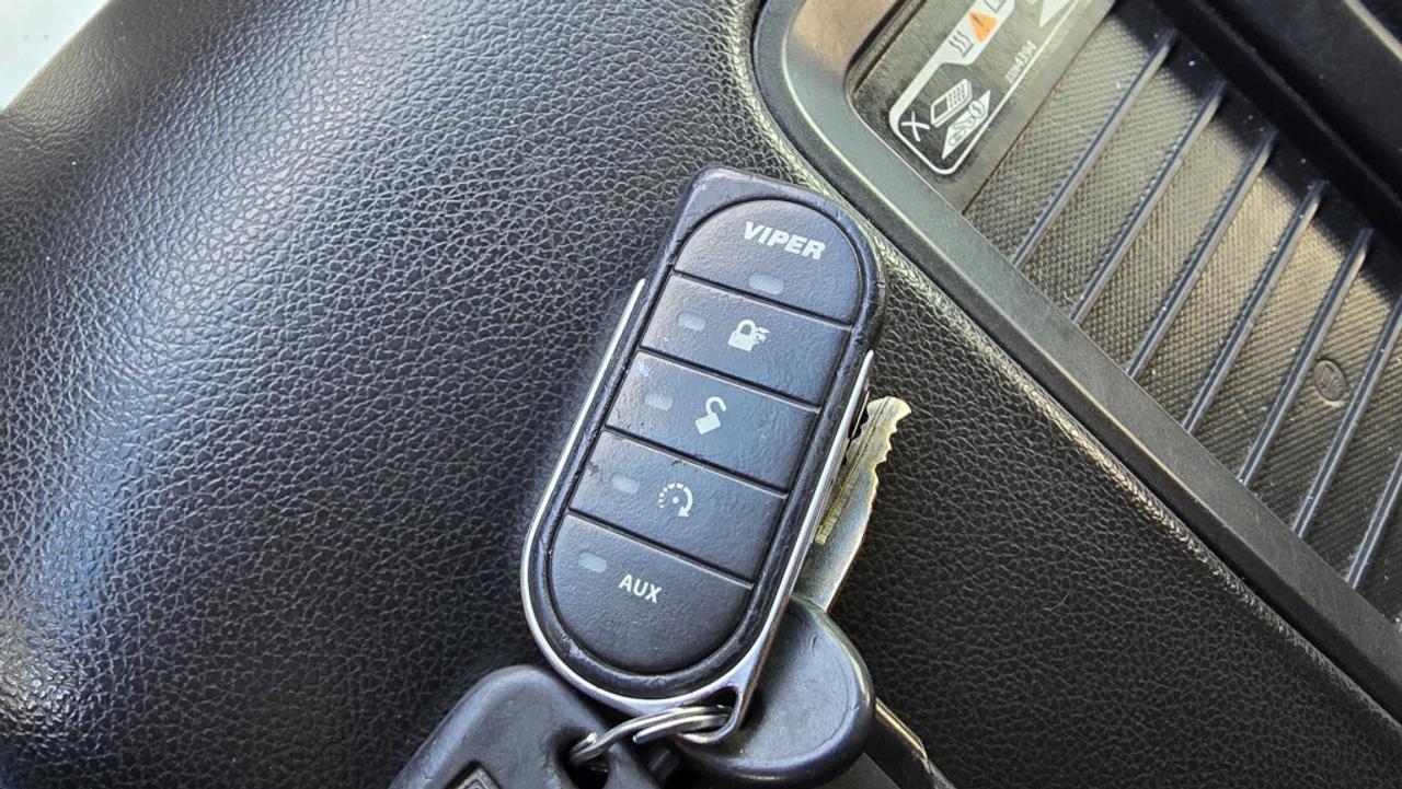 2018 GMC Sierra 1500 4x4 SLE - Elevation - V8 Gas - New Tires & Brake - Photo