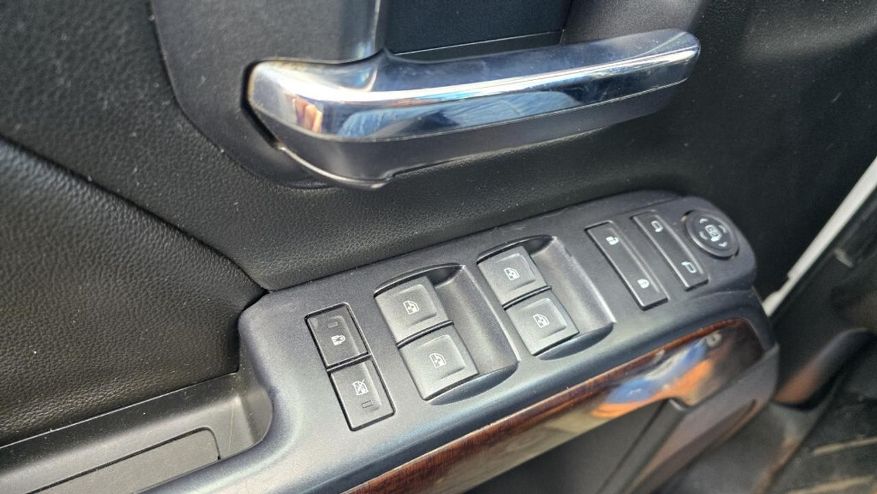 2018 GMC Sierra 1500 4x4 SLE - Elevation - V8 Gas - New Tires & Brake - Photo