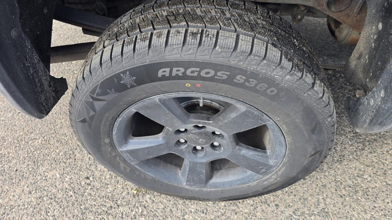 2018 GMC Sierra 1500 4x4 SLE - Elevation - V8 Gas - New Tires & Brake - Photo