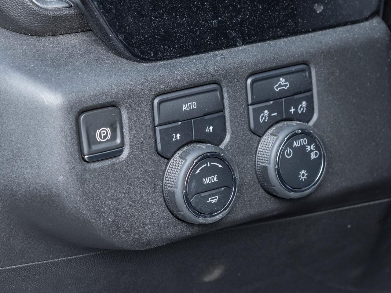 2024 Chevrolet Silverado 1500 4WD Double Cab 147  LT Photo