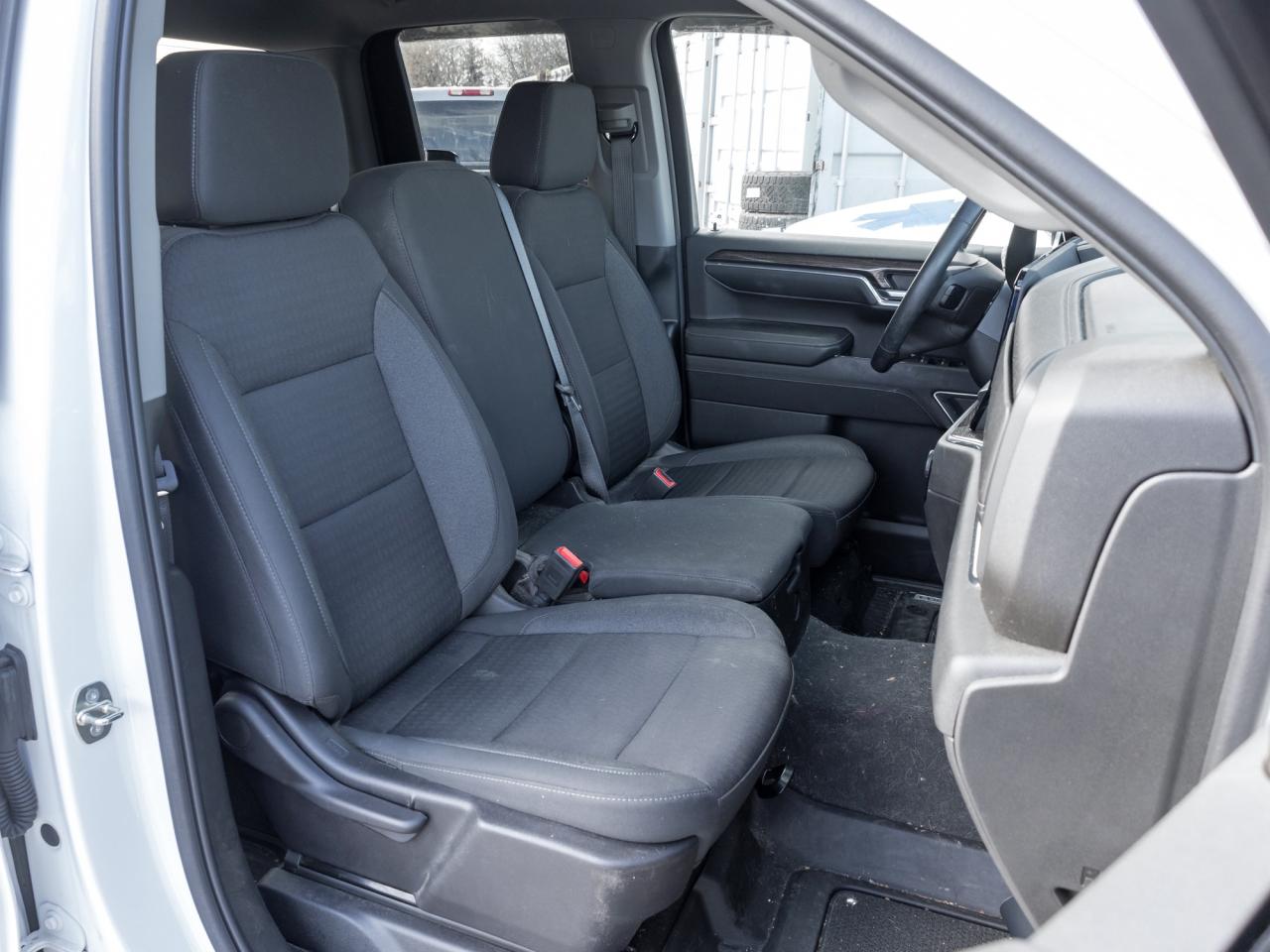 2024 Chevrolet Silverado 1500 4WD Double Cab 147  LT Photo