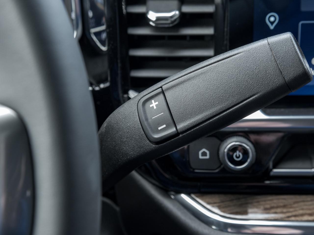 2024 Chevrolet Silverado 1500 4WD Double Cab 147  LT Photo