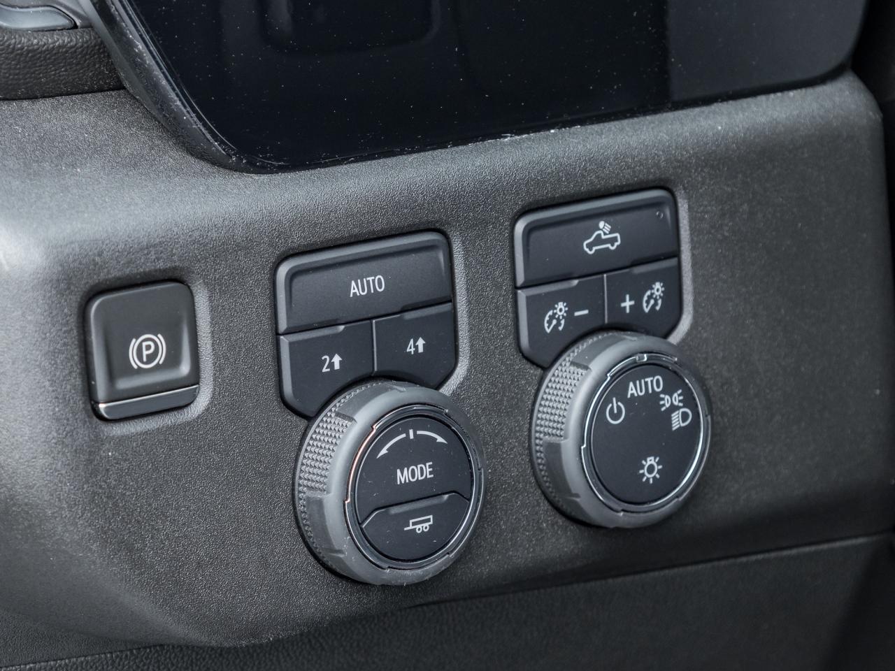 2024 Chevrolet Silverado 1500 4WD Double Cab 147  LT Photo