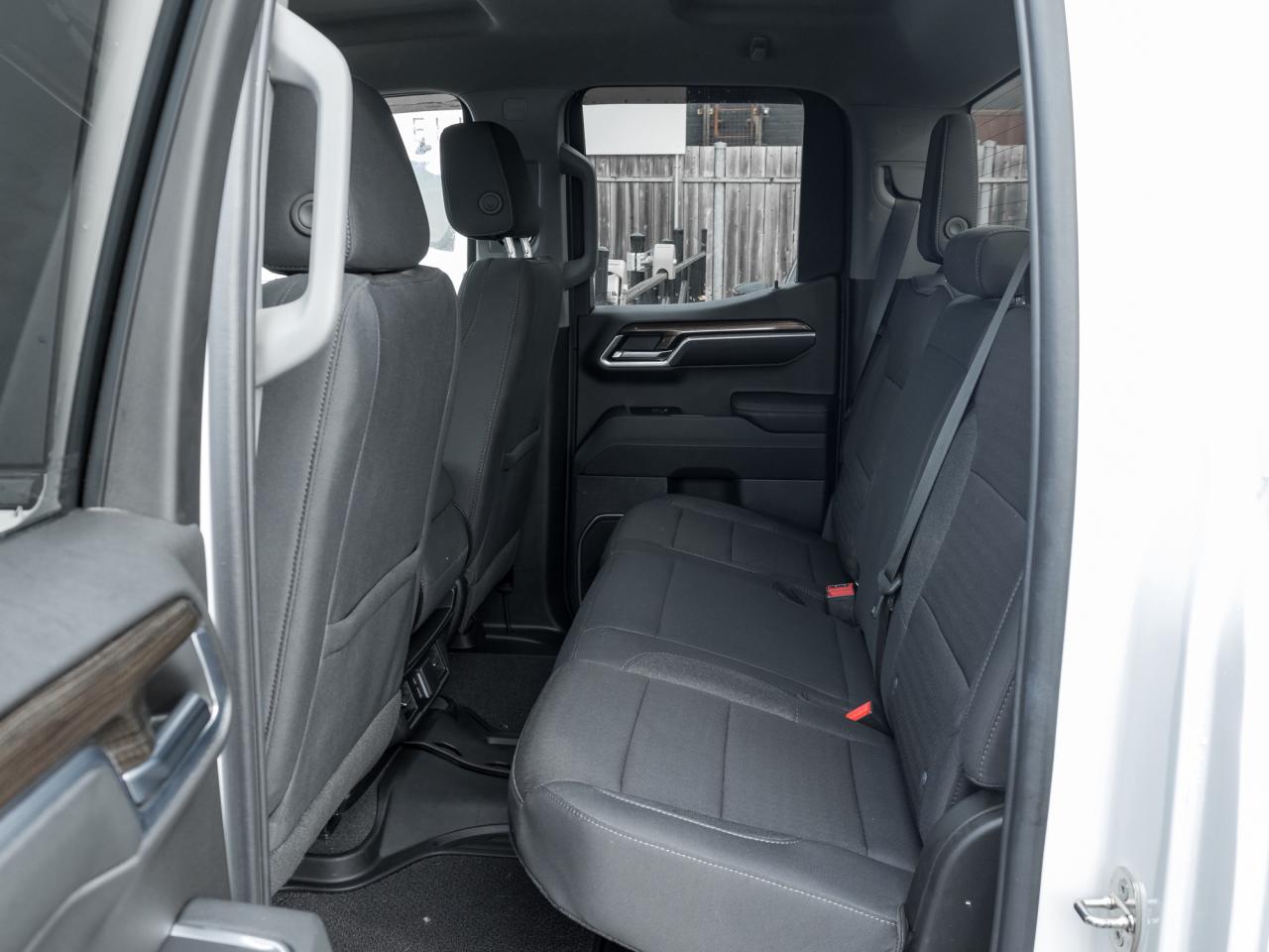 2024 Chevrolet Silverado 1500 4WD Double Cab 147  LT Photo