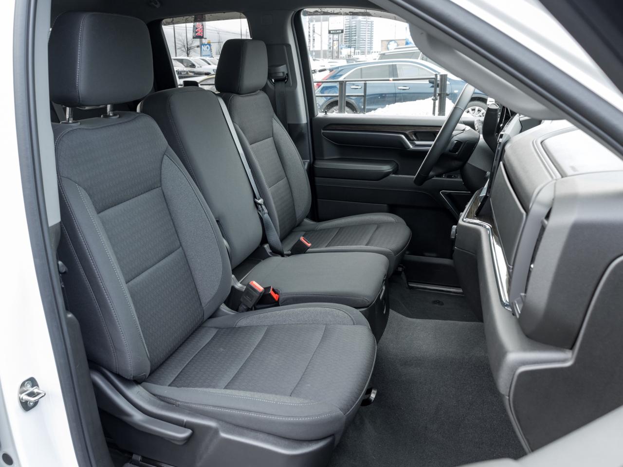 2024 Chevrolet Silverado 1500 4WD Double Cab 147  LT Photo