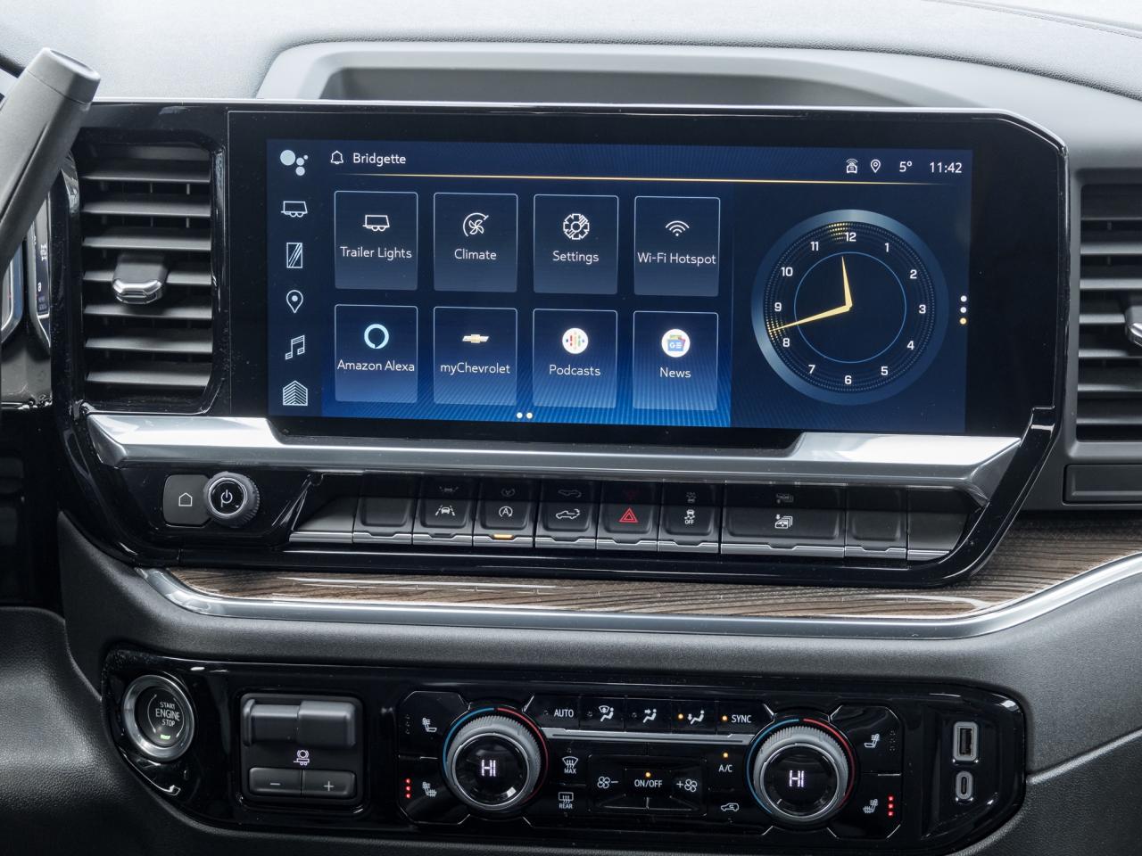 2024 Chevrolet Silverado 1500 4WD Double Cab 147  LT Photo