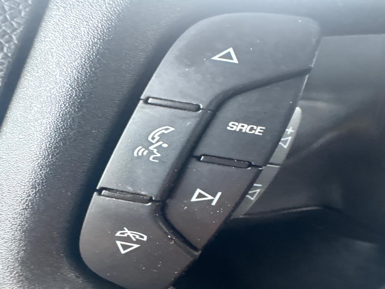 2022 Chevrolet Express 2500 Ext 2500 Cargo + Vinyl Seating + V6 + Bluetooth Photo