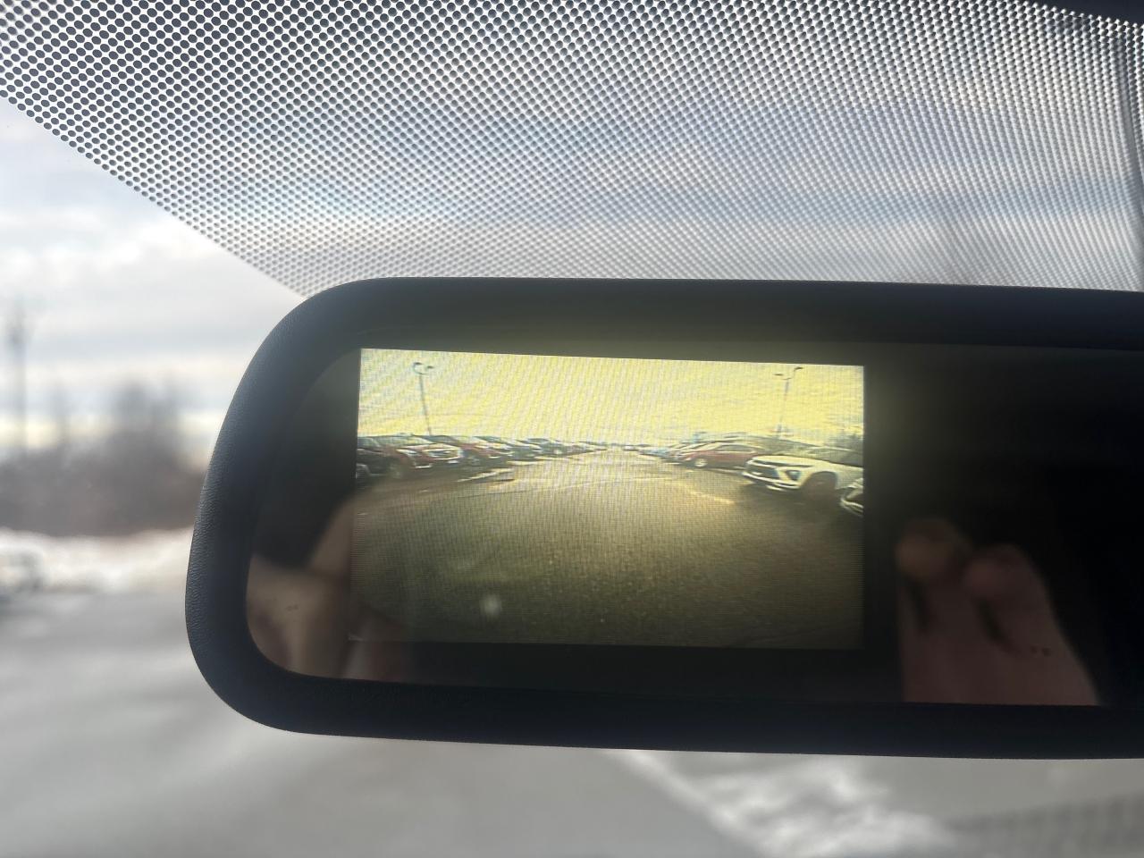 2022 Chevrolet Express 2500 Ext 2500 Cargo + Vinyl Seating + V6 + Bluetooth Photo