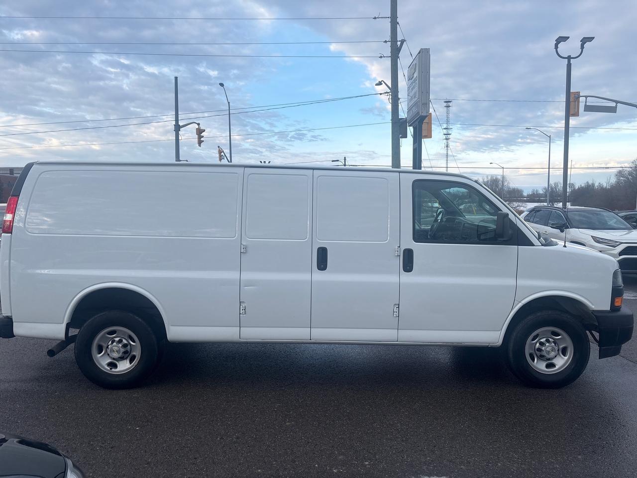 2022 Chevrolet Express 2500 Ext 2500 Cargo + Vinyl Seating + V6 *CLEARANCE* Photo
