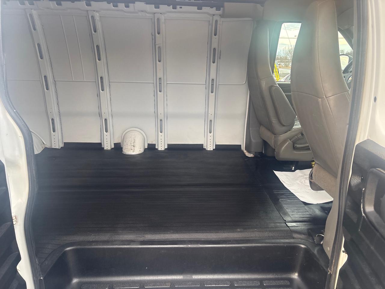 2022 Chevrolet Express 2500 Ext 2500 Cargo + Vinyl Seating + V6 *CLEARANCE* Photo
