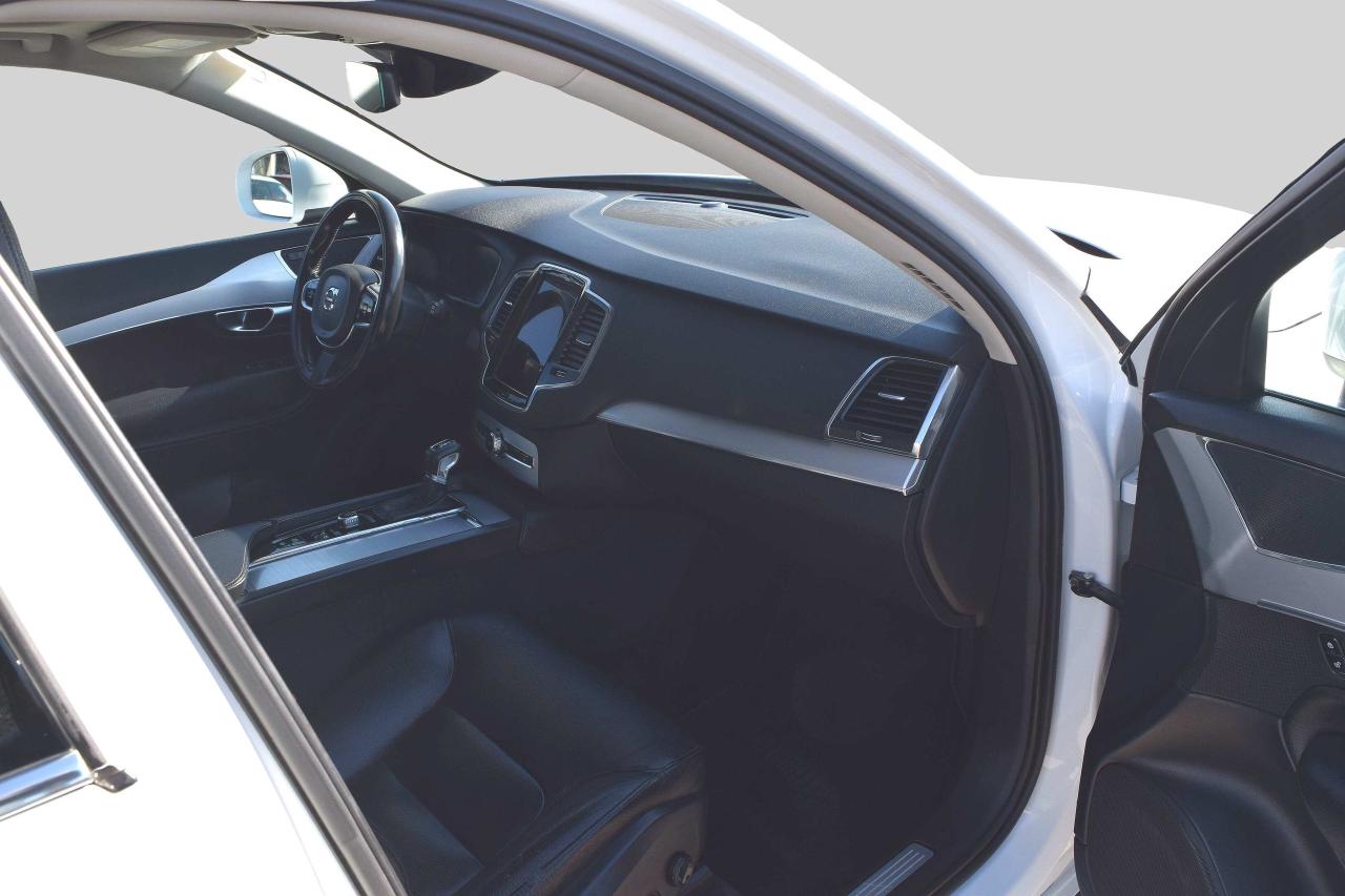2018 Volvo XC90 T5 Momentum AWD Navi Panoramic Sunroof Photo