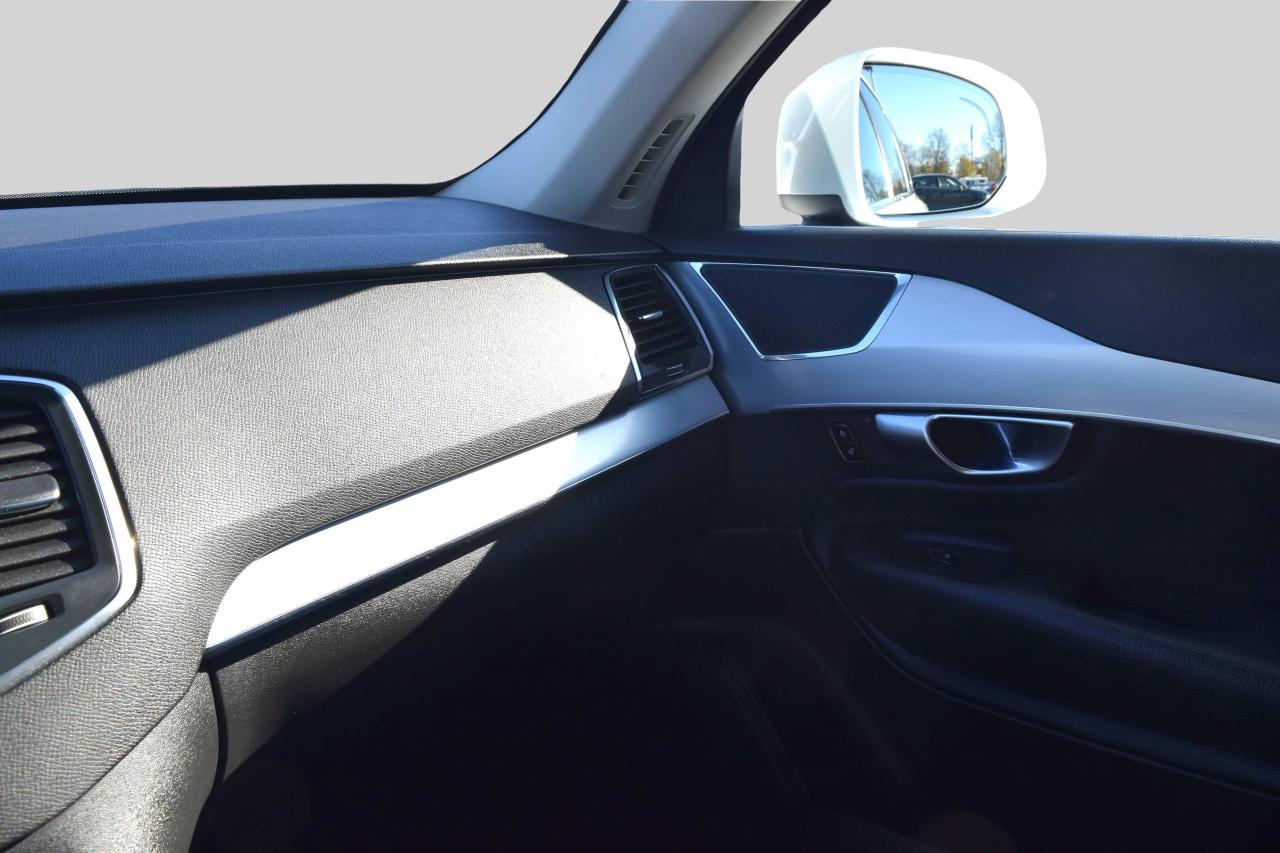 2018 Volvo XC90 T5 Momentum AWD Navi Panoramic Sunroof Photo