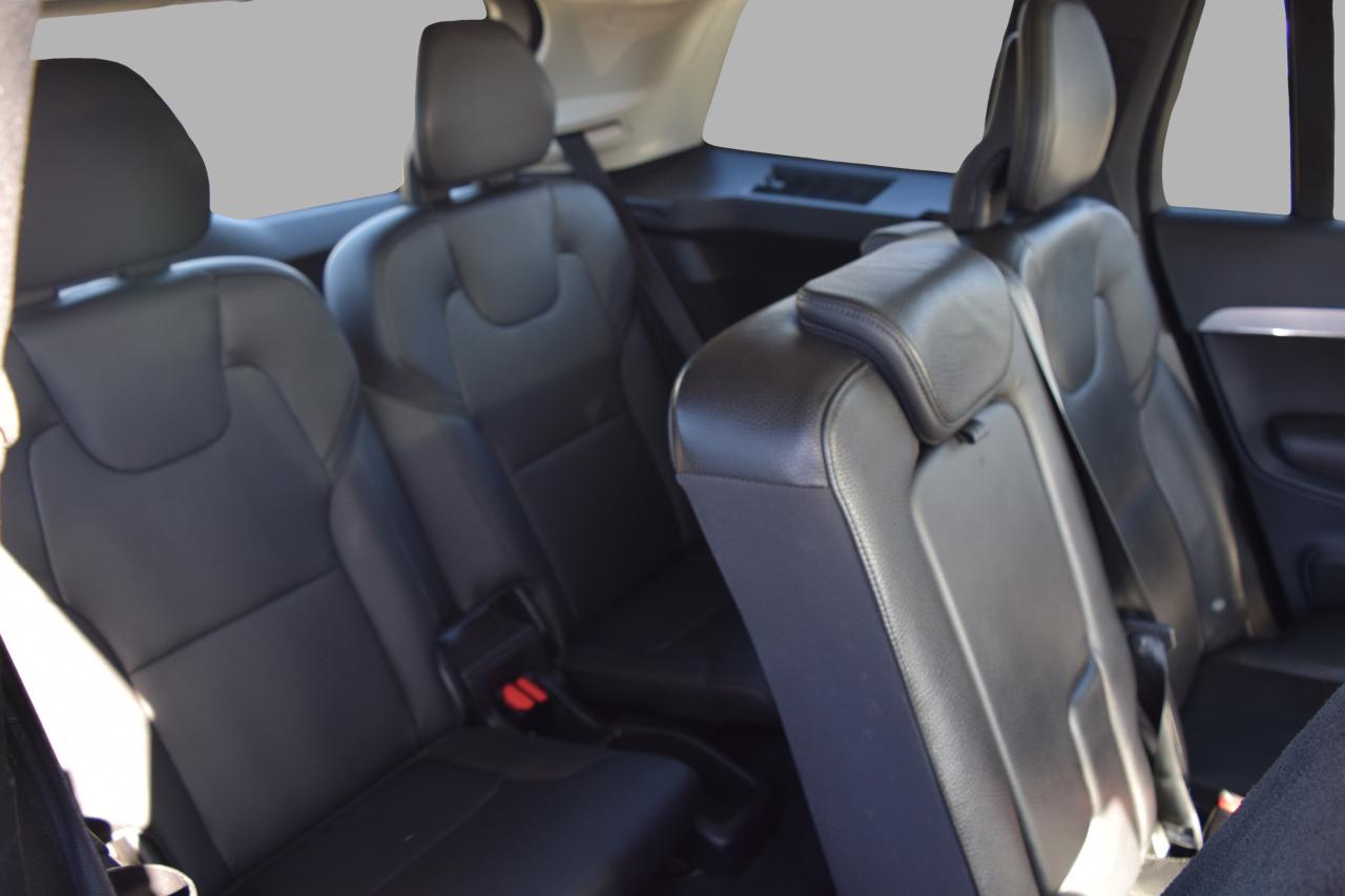 2018 Volvo XC90 T5 Momentum AWD Navi Panoramic Sunroof Photo