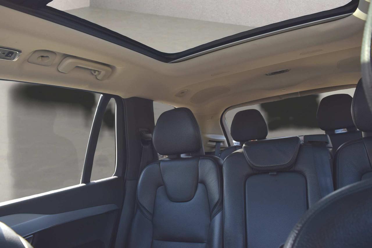 2018 Volvo XC90 T5 Momentum AWD Navi Panoramic Sunroof Photo