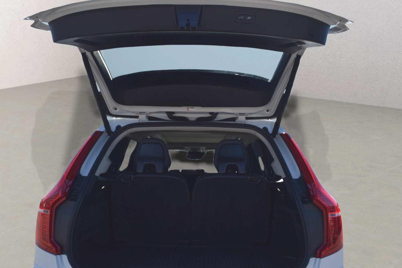 2018 Volvo XC90 T5 Momentum AWD Navi Panoramic Sunroof Photo