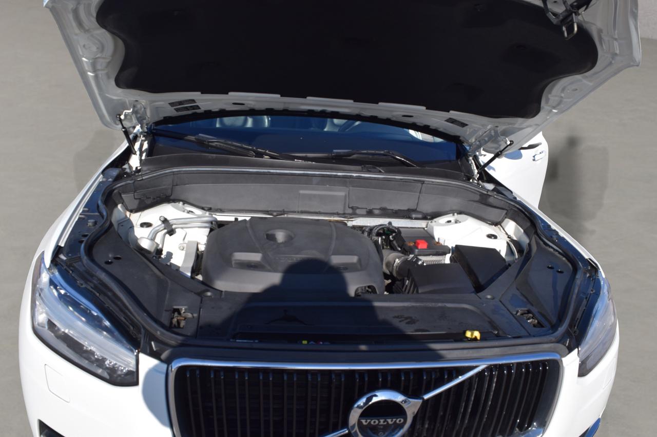 2018 Volvo XC90 T5 Momentum AWD Navi Panoramic Sunroof Photo