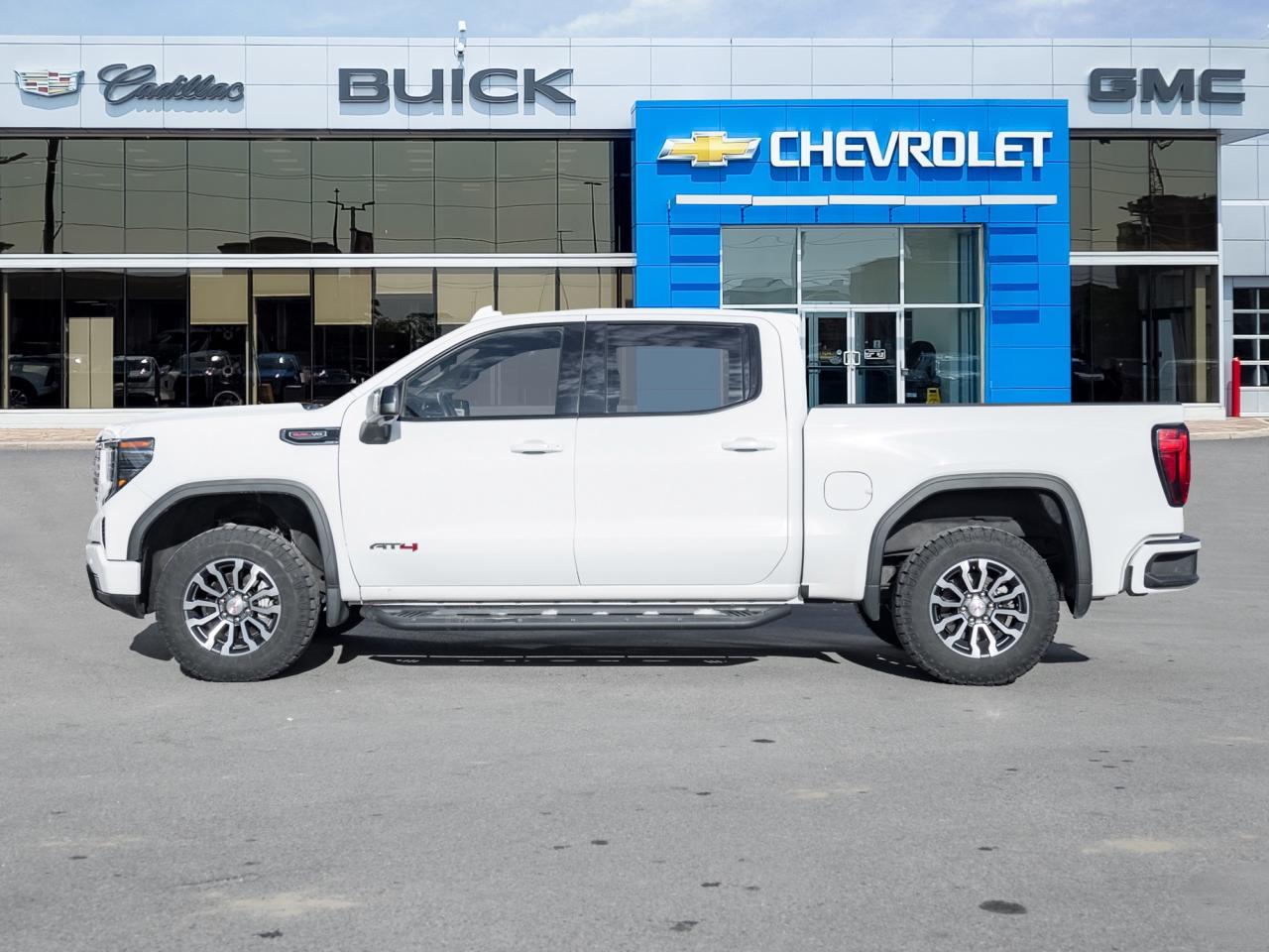 2023 GMC Sierra 1500 4WD Crew Cab 147  AT4 Photo2