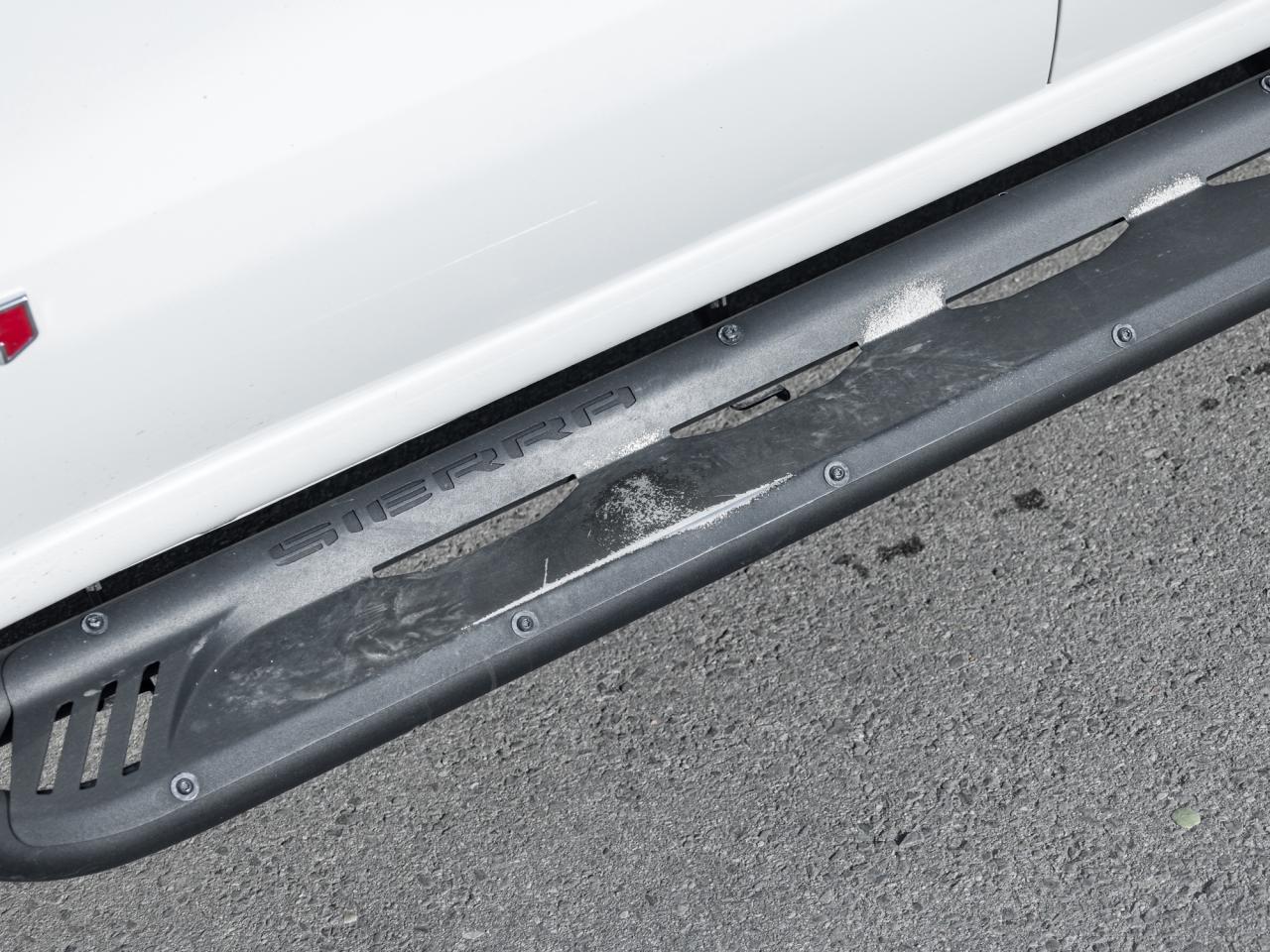 2023 GMC Sierra 1500 4WD Crew Cab 147  AT4 Photo