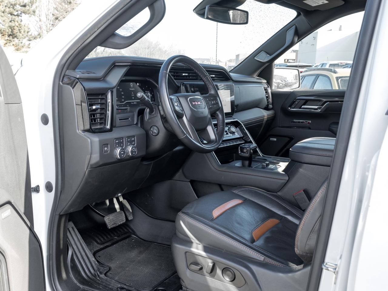 2023 GMC Sierra 1500 4WD Crew Cab 147  AT4 Photo