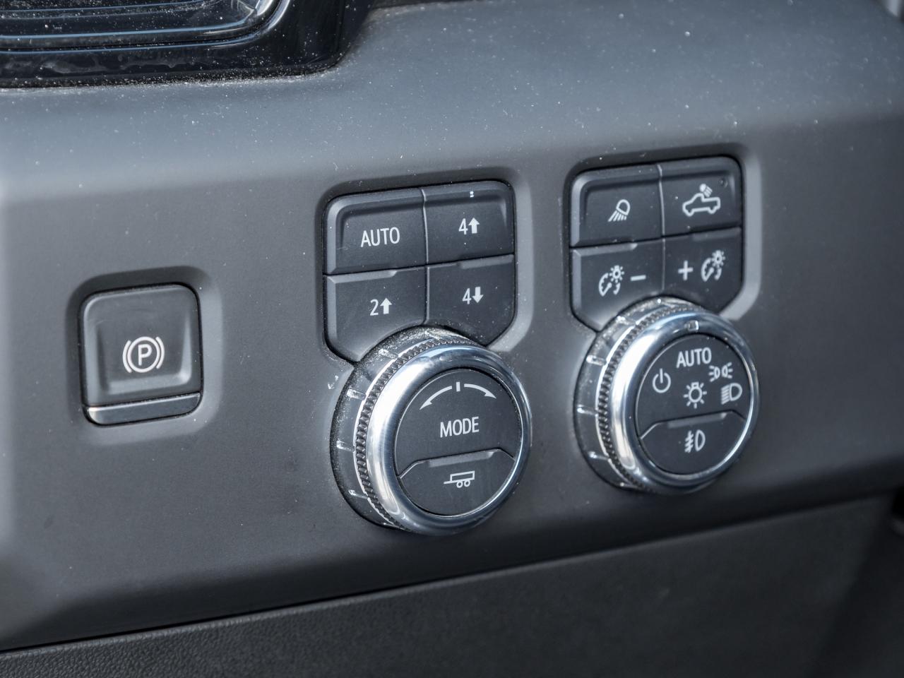 2023 GMC Sierra 1500 4WD Crew Cab 147  AT4 Photo