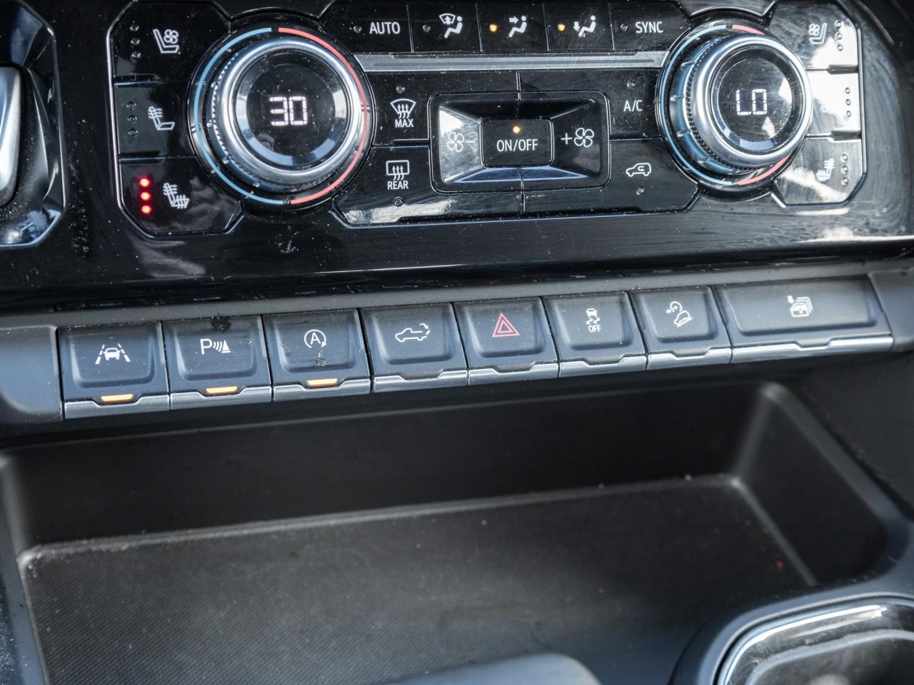 2023 GMC Sierra 1500 4WD Crew Cab 147  AT4 Photo