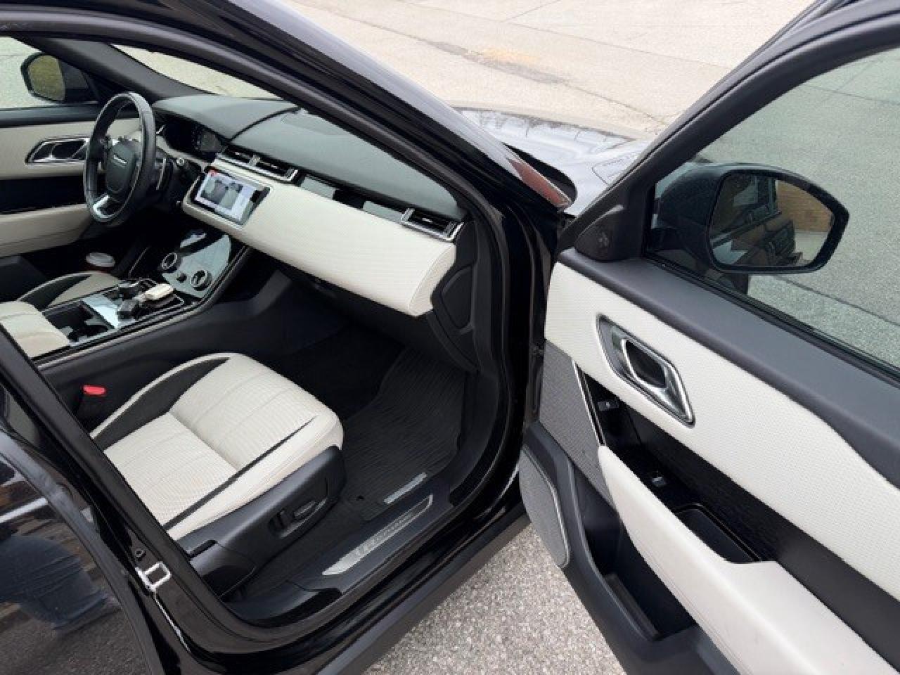 2018 Land Rover Range Rover Velar P380 R-Dynamic SE Panoramic Roof Photo