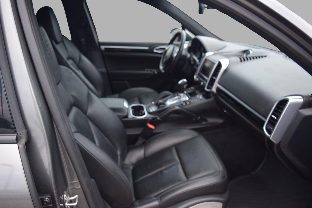 2014 Porsche Cayenne Premium AWD Navi Panoramic Sunroof Photo