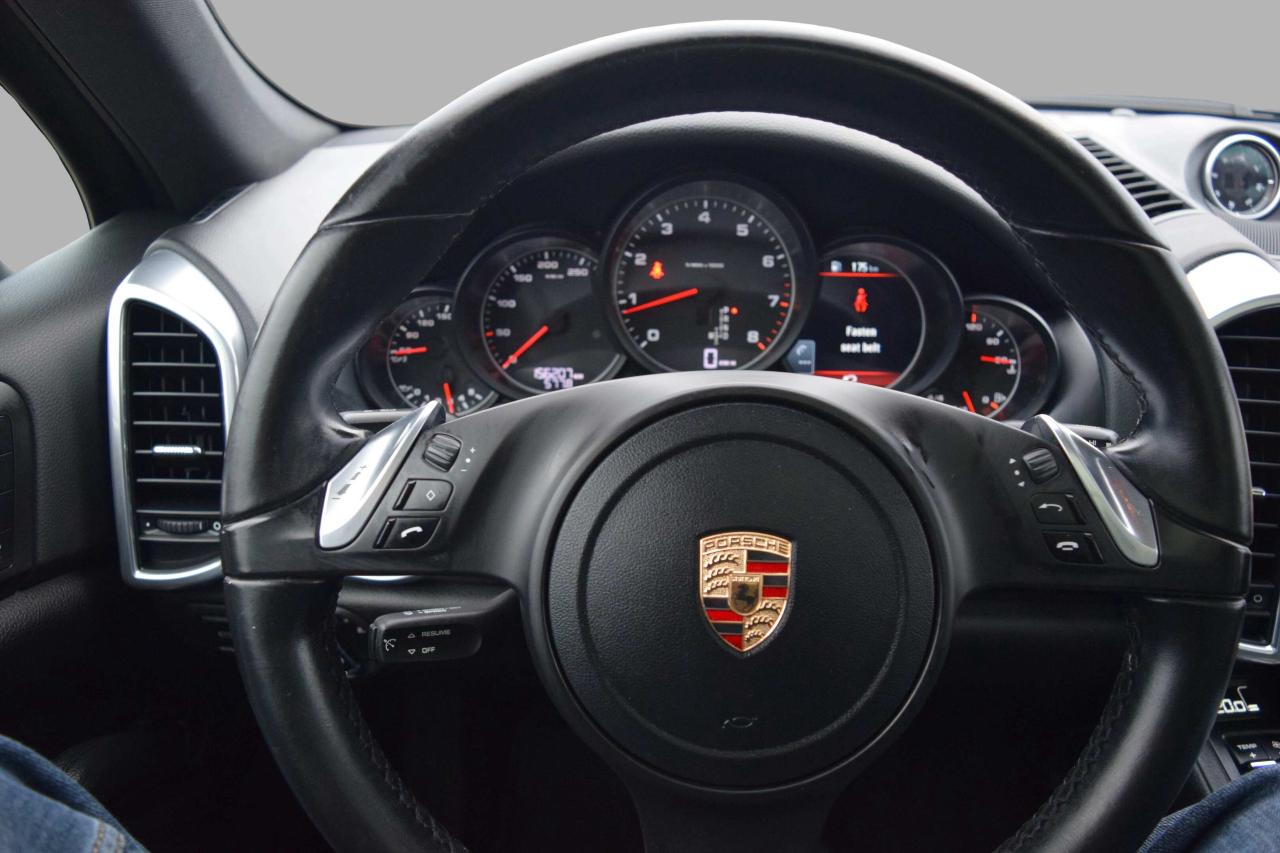 2014 Porsche Cayenne Premium AWD Navi Panoramic Sunroof Photo