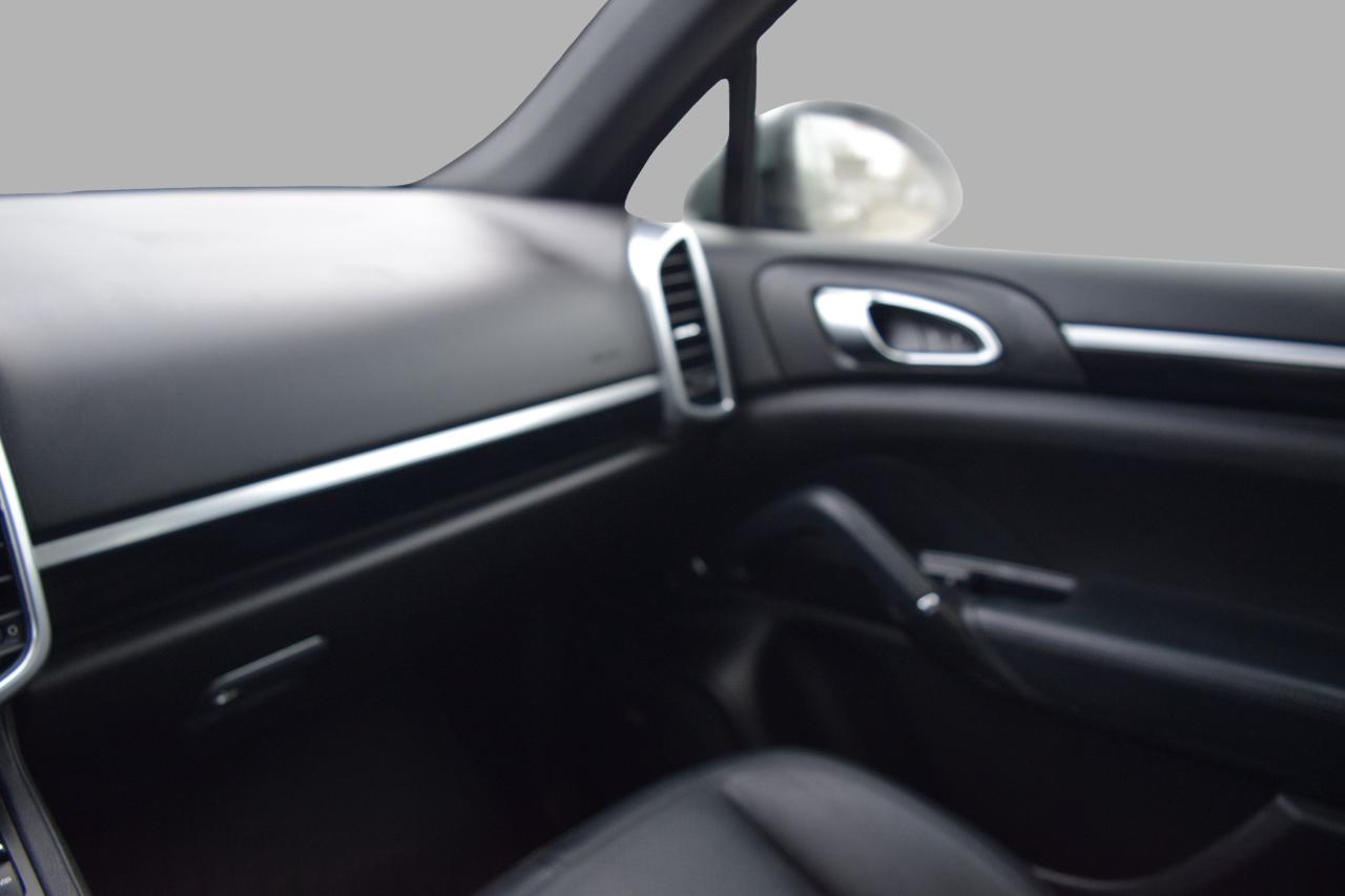 2014 Porsche Cayenne Premium AWD Navi Panoramic Sunroof Photo