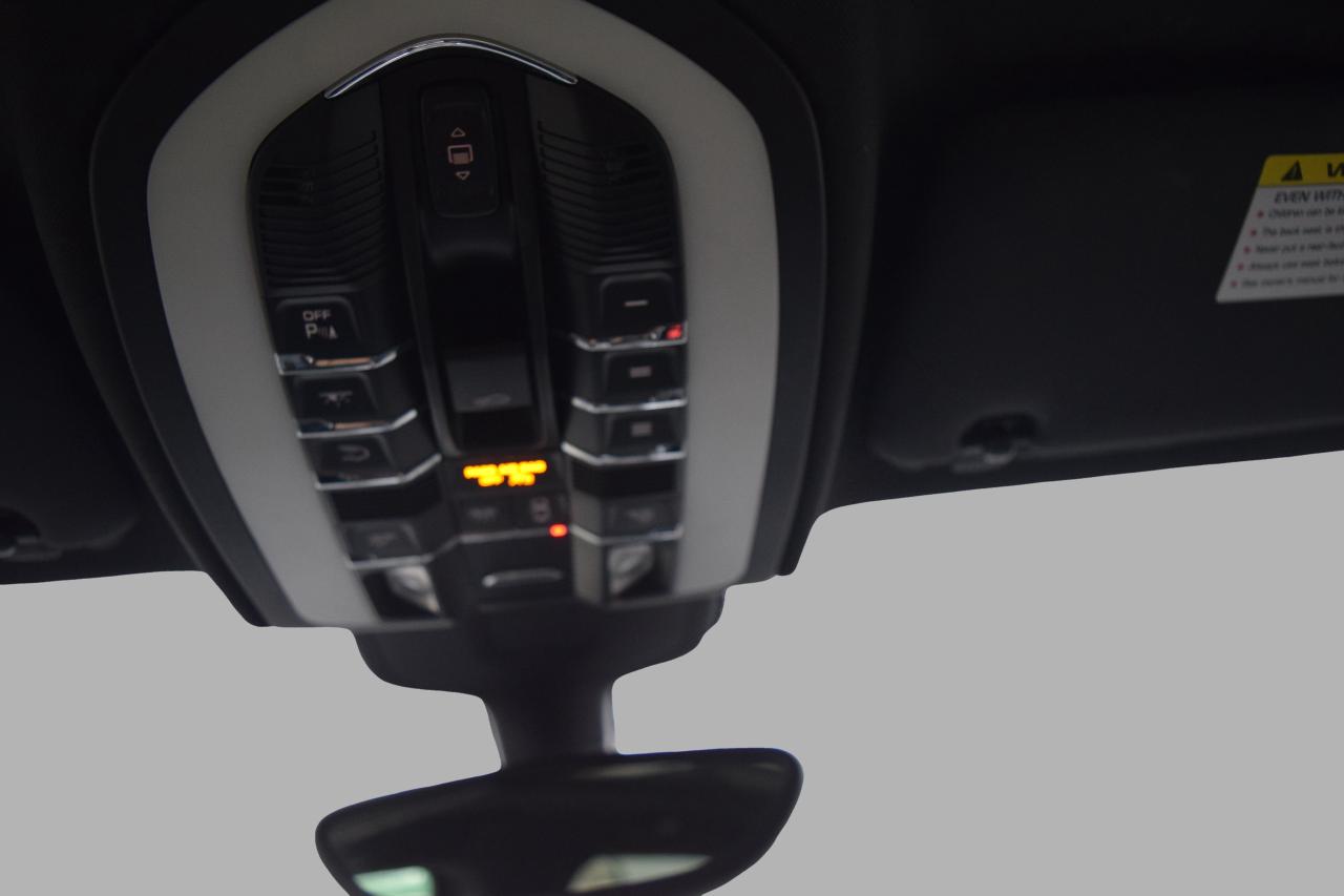 2014 Porsche Cayenne Premium AWD Navi Panoramic Sunroof Photo