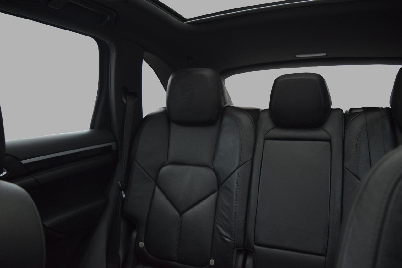 2014 Porsche Cayenne Premium AWD Navi Panoramic Sunroof Photo
