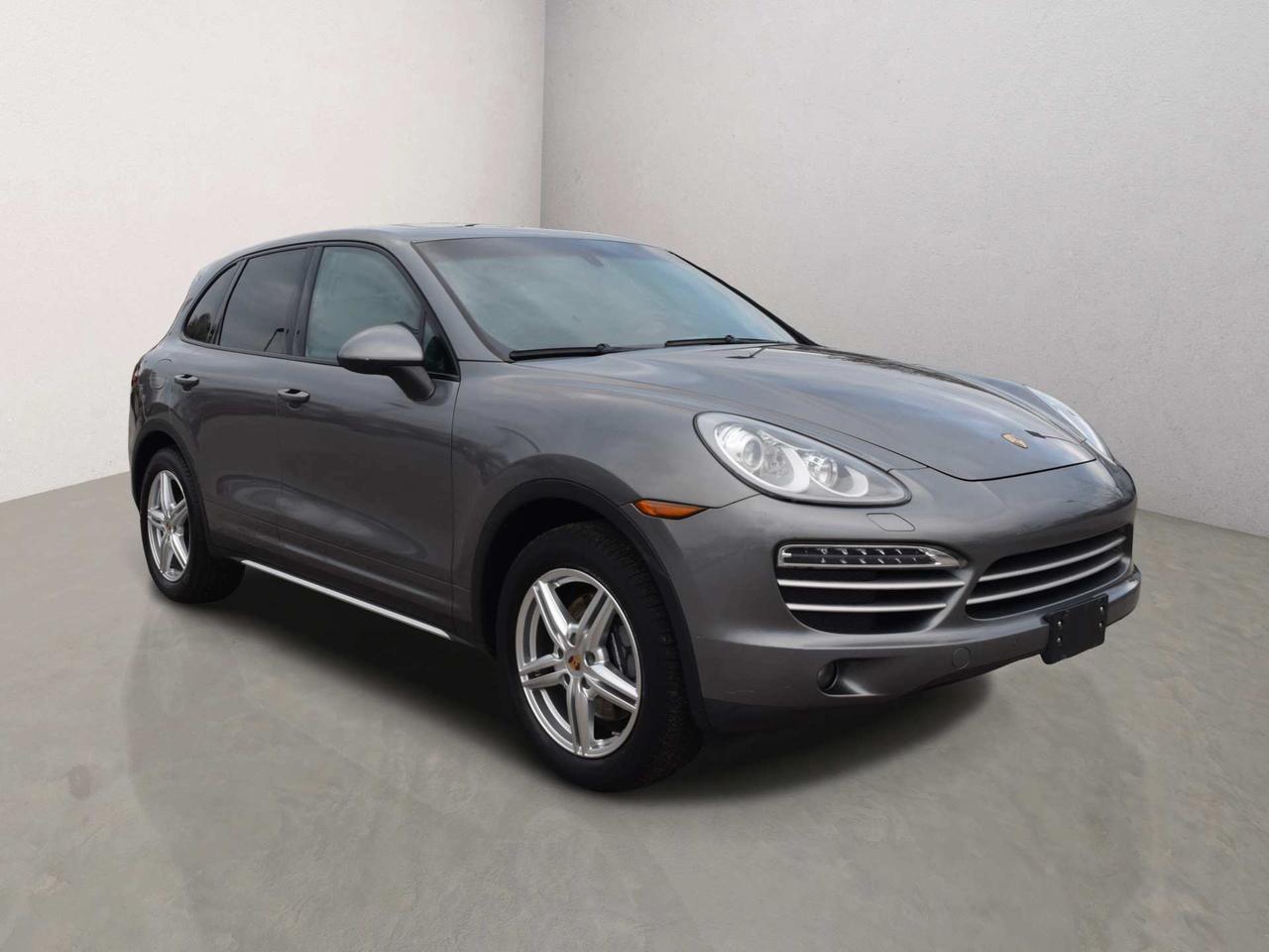 2014 Porsche Cayenne Premium AWD Navi Panoramic Sunroof Photo2