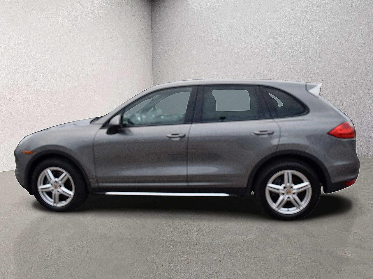 2014 Porsche Cayenne Premium AWD Navi Panoramic Sunroof Photo