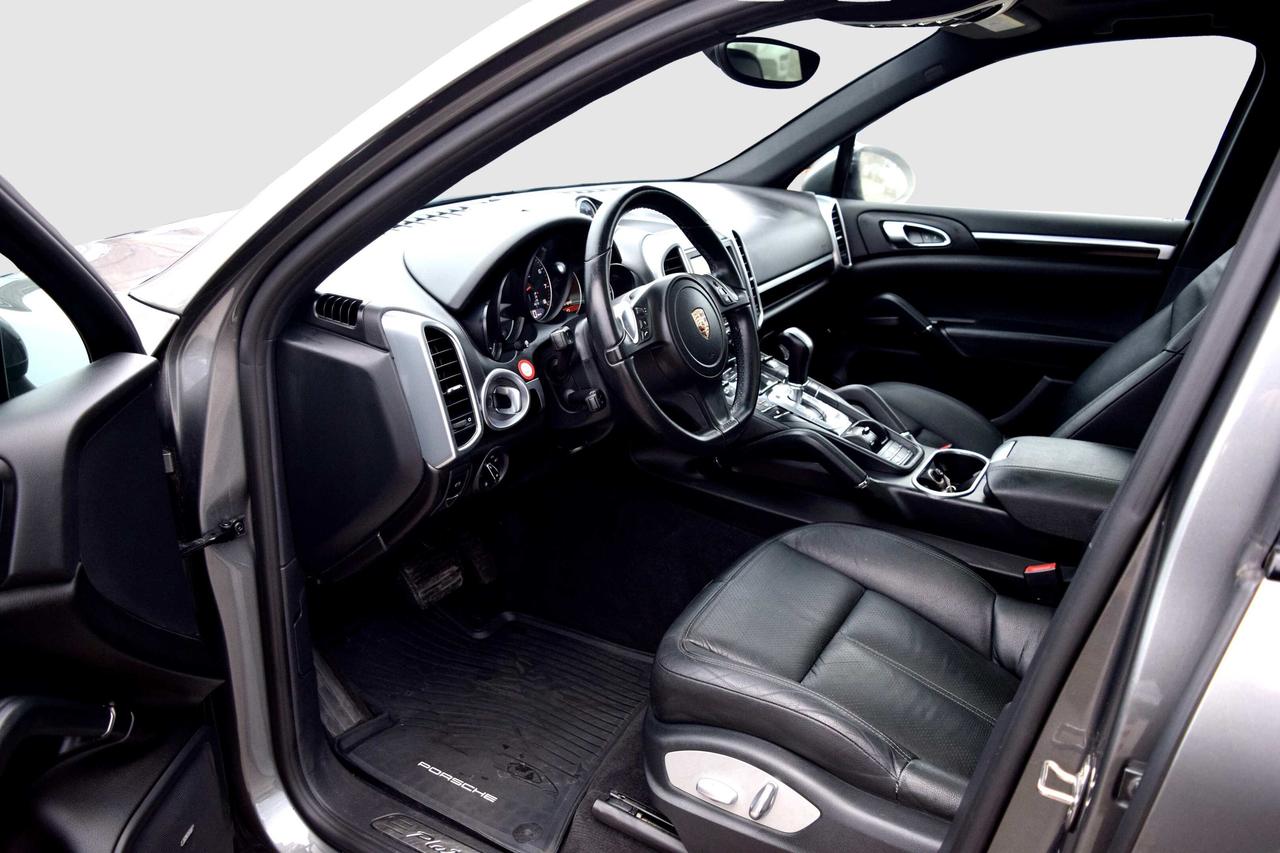 2014 Porsche Cayenne Premium AWD Navi Panoramic Sunroof Photo