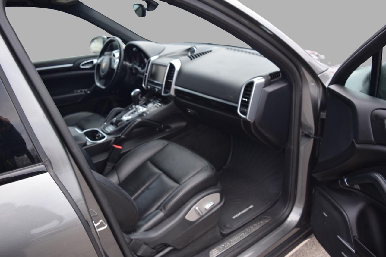2014 Porsche Cayenne Premium AWD Navi Panoramic Sunroof Photo