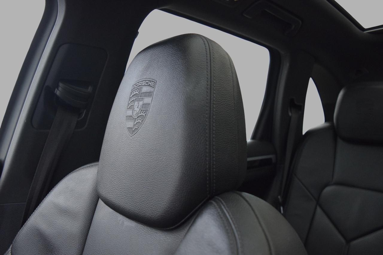 2014 Porsche Cayenne Premium AWD Navi Panoramic Sunroof Photo