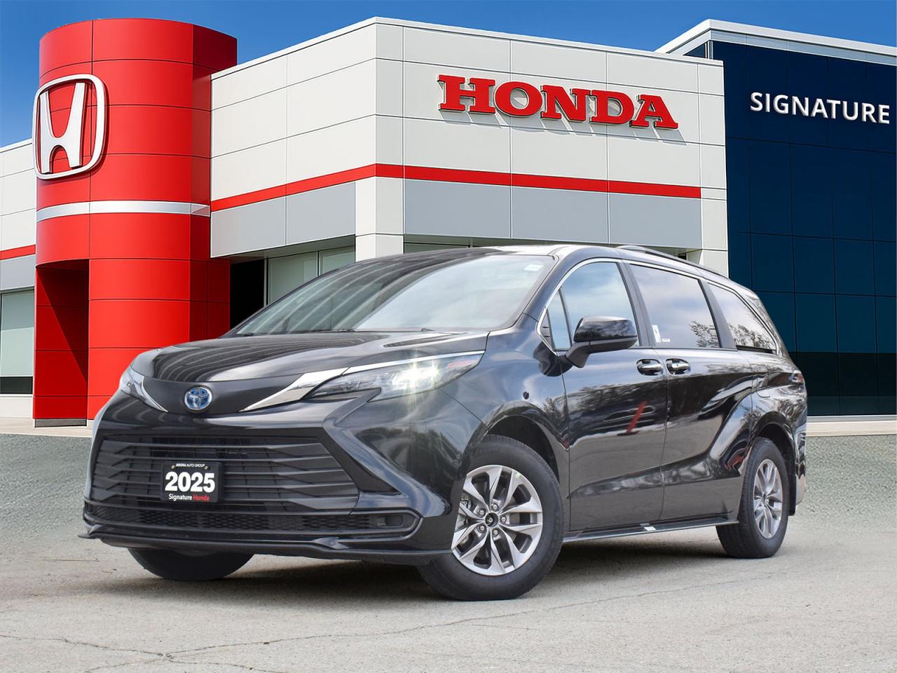 2025 Toyota Sienna XLE Photo0