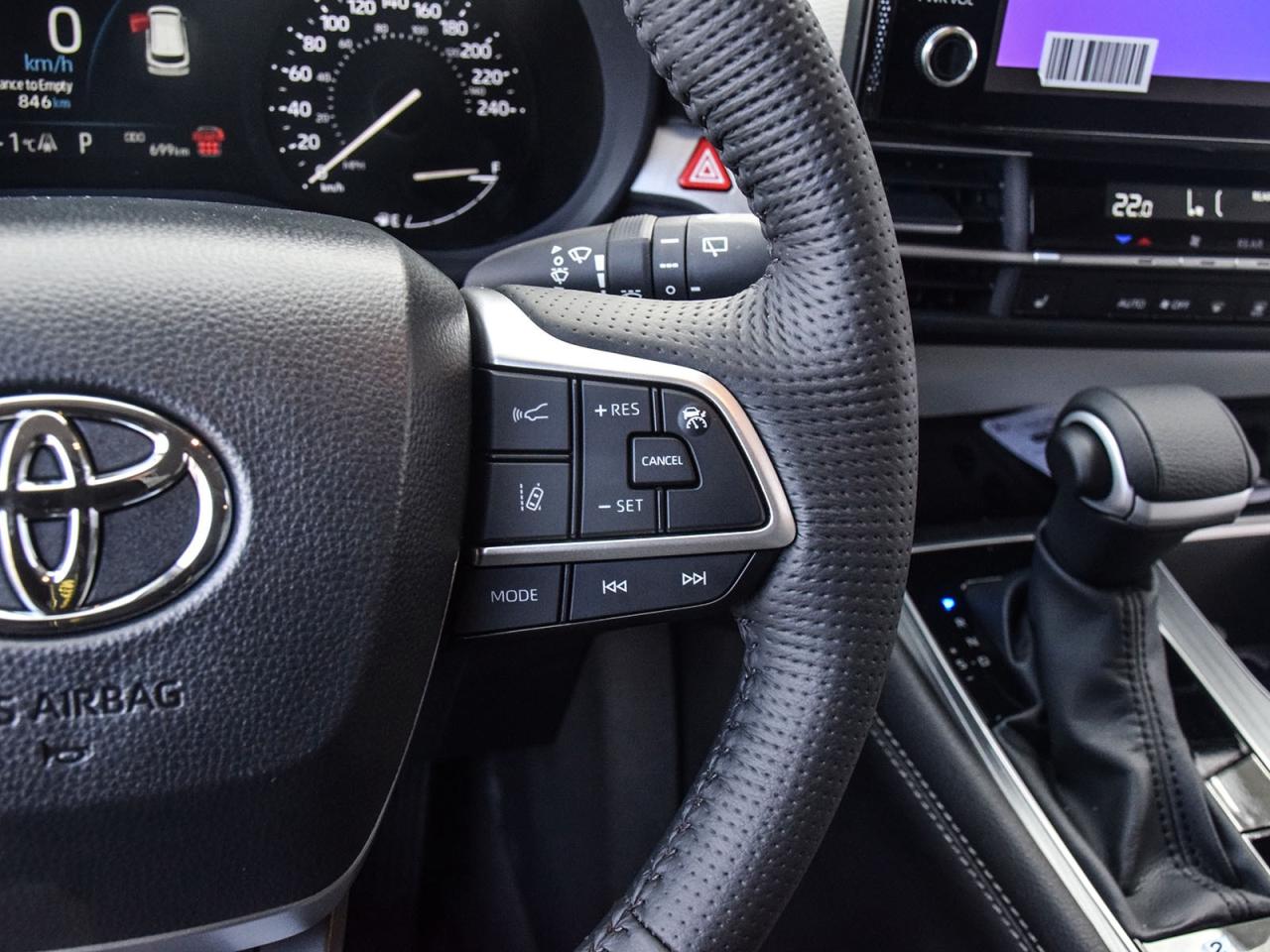 2025 Toyota Sienna XLE Photo