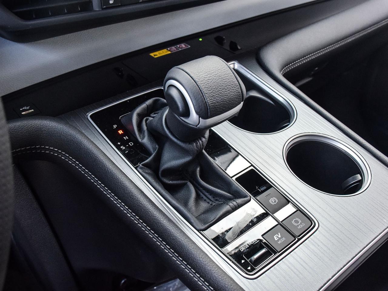 2025 Toyota Sienna XLE Photo