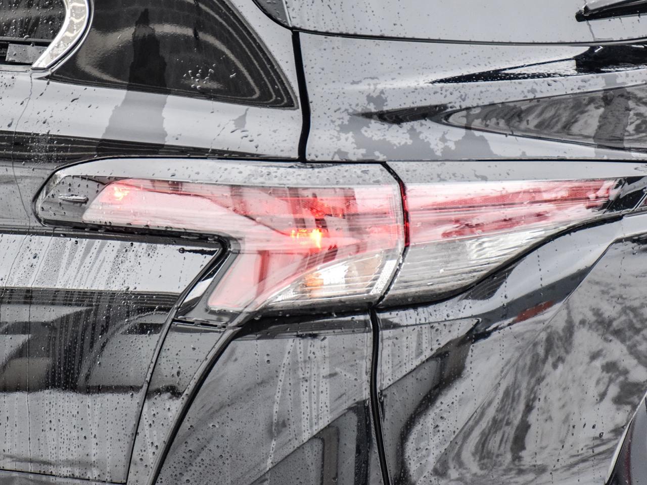 2025 Toyota Sienna XLE Photo