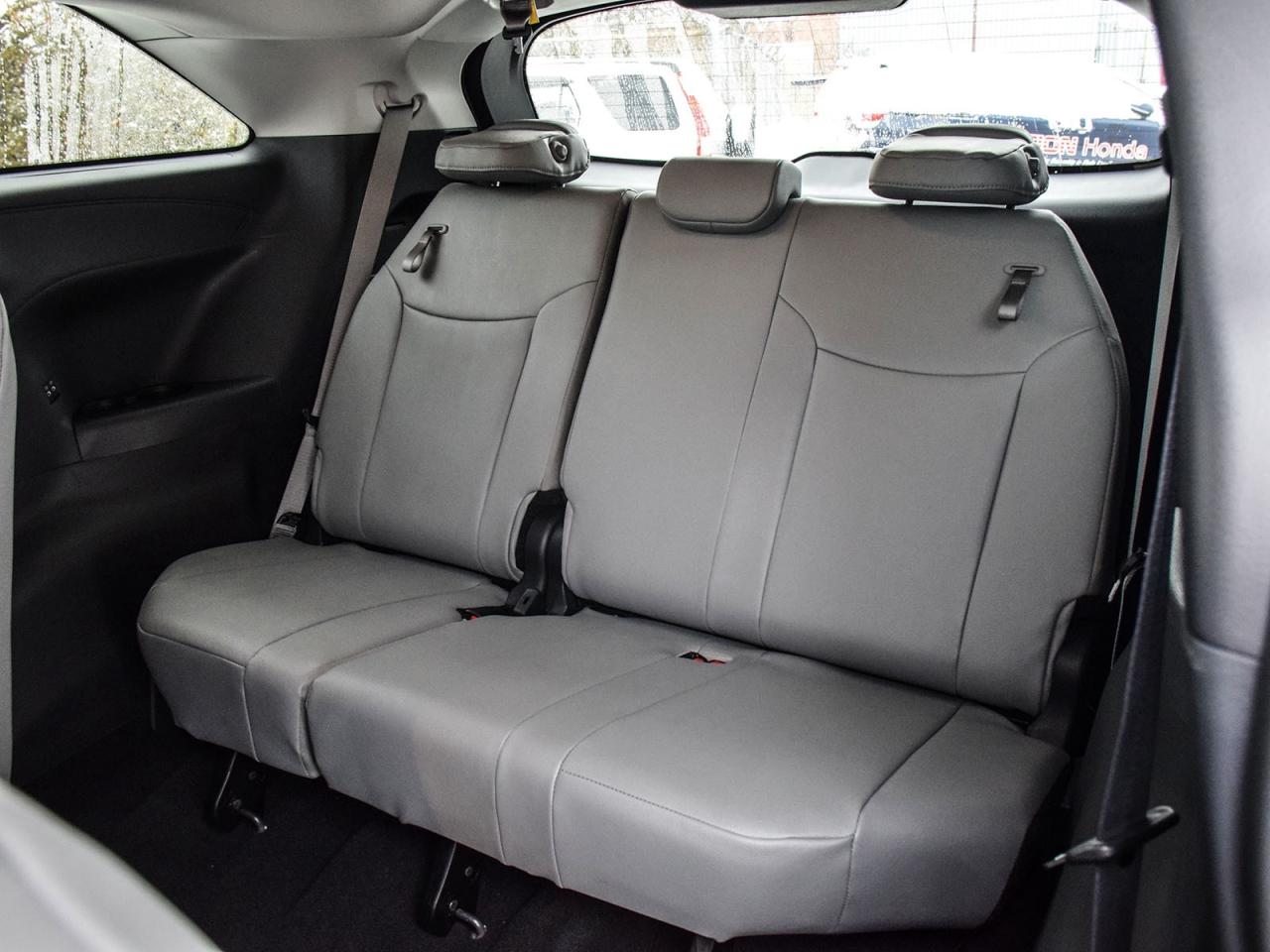 2025 Toyota Sienna XLE Photo