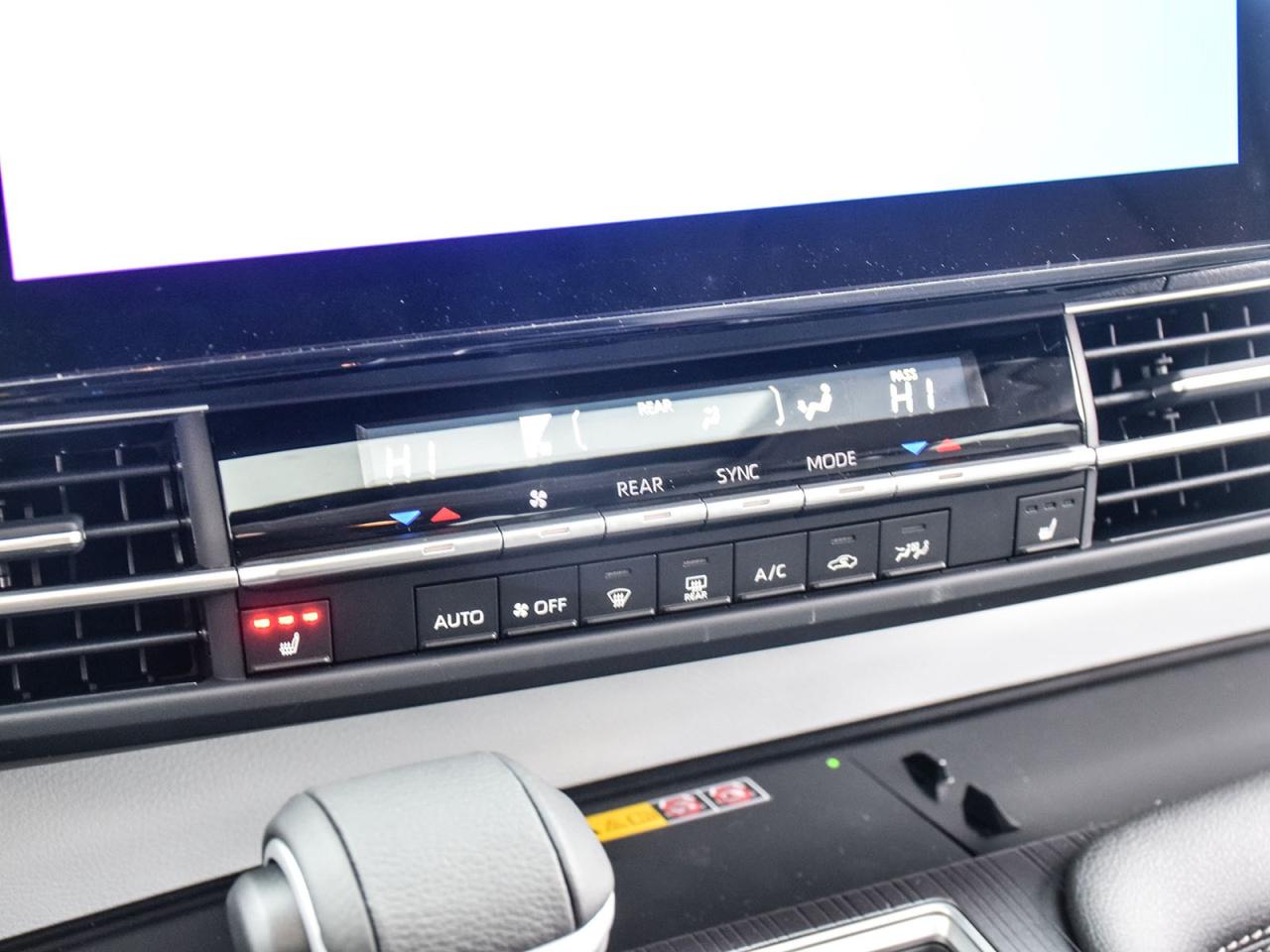 2025 Toyota Sienna XLE Photo