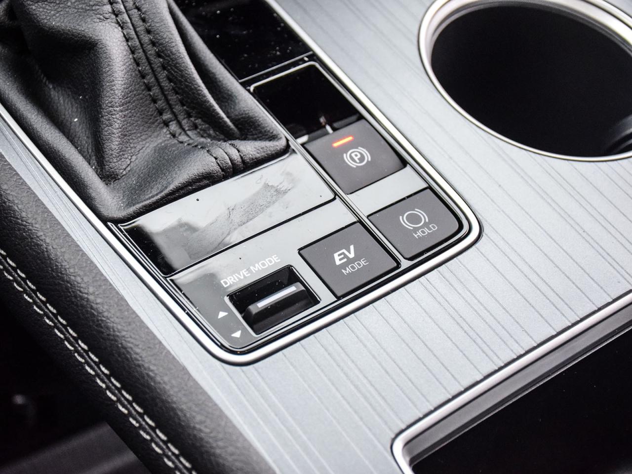 2025 Toyota Sienna XLE Photo