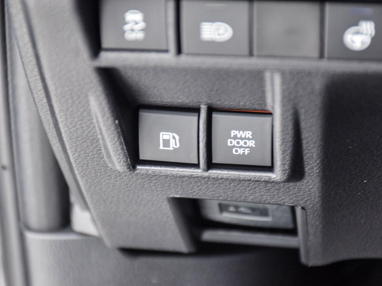 2025 Toyota Sienna XLE Photo