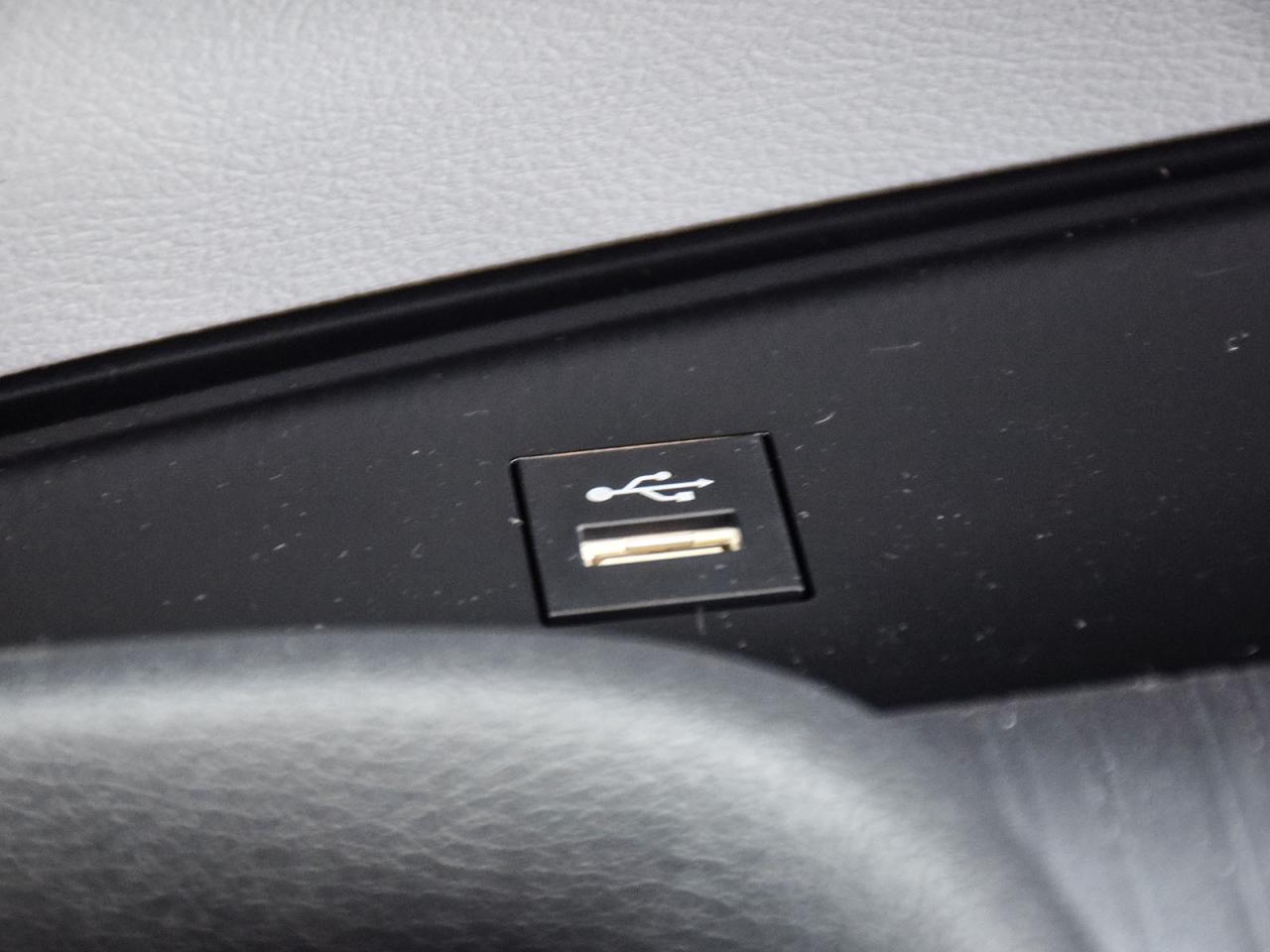 2025 Toyota Sienna XLE Photo