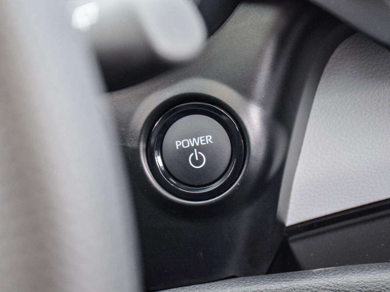 2025 Toyota Sienna XLE Photo