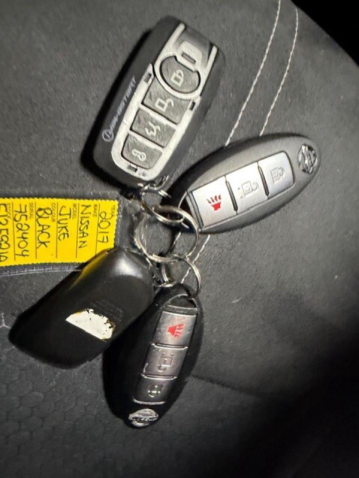 2017 Nissan Juke SV AWD 2 SETS OF WHEELS REMOTE STARTER Photo